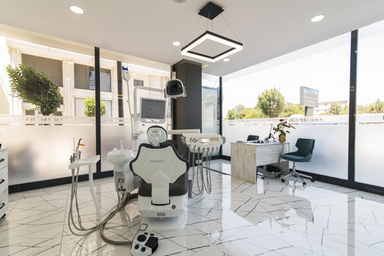 Slider image (4) Cerrahi Group Dental Clinic